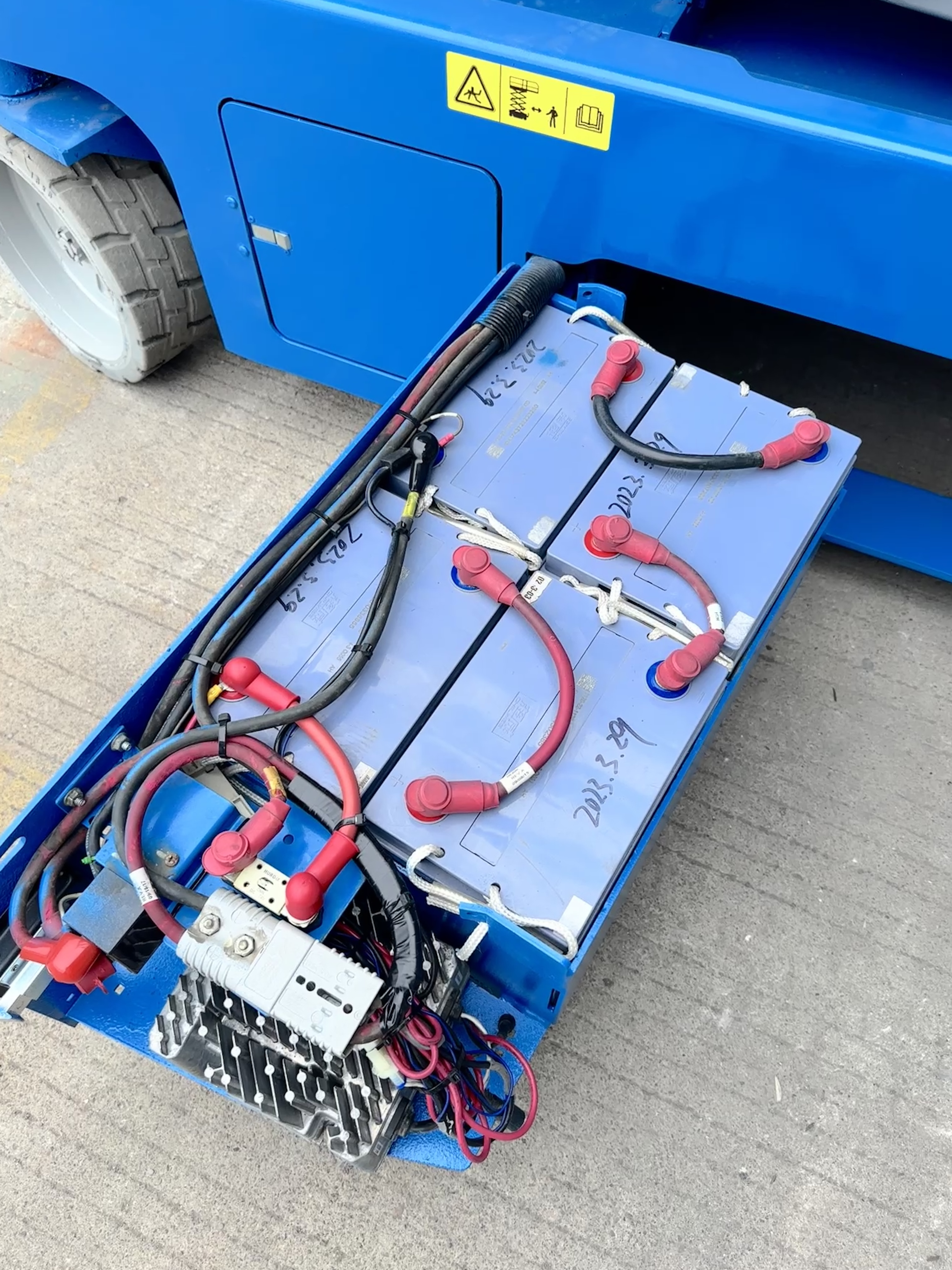 Genie 10m Scissor lift